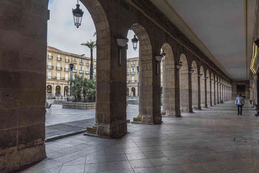 Vizcaya - Bilbao - plaza Nueva 6.jpg